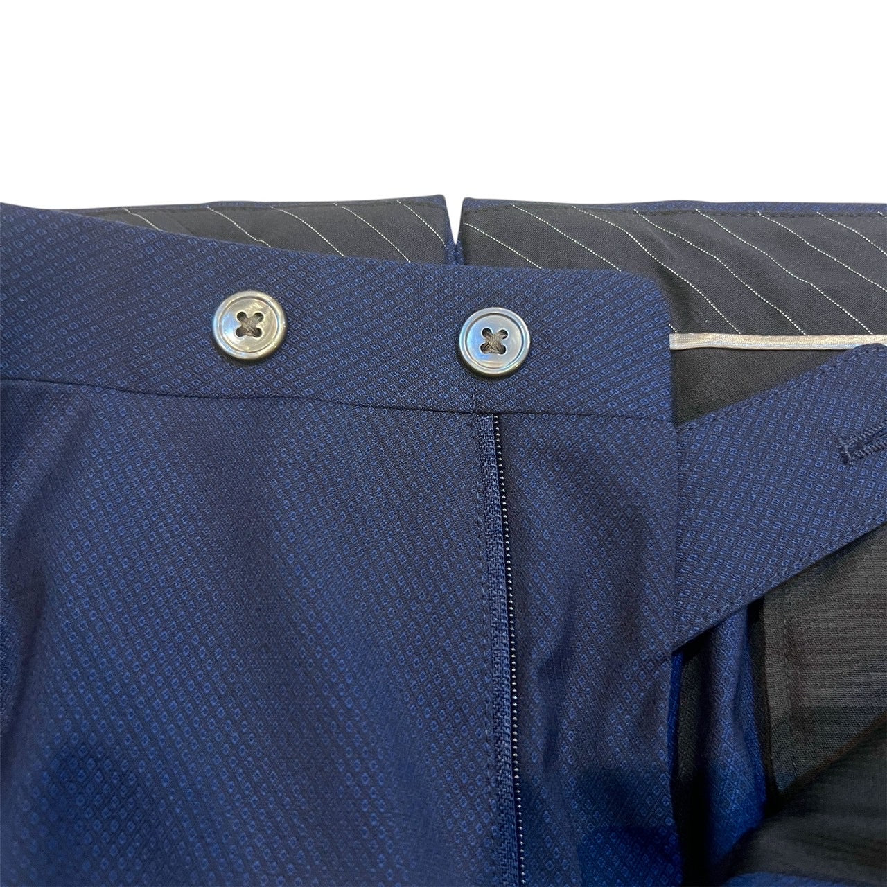80万 一日限定出品 CORNELIANI ITALY 3Pスーツ ダイヤ織り 青 56