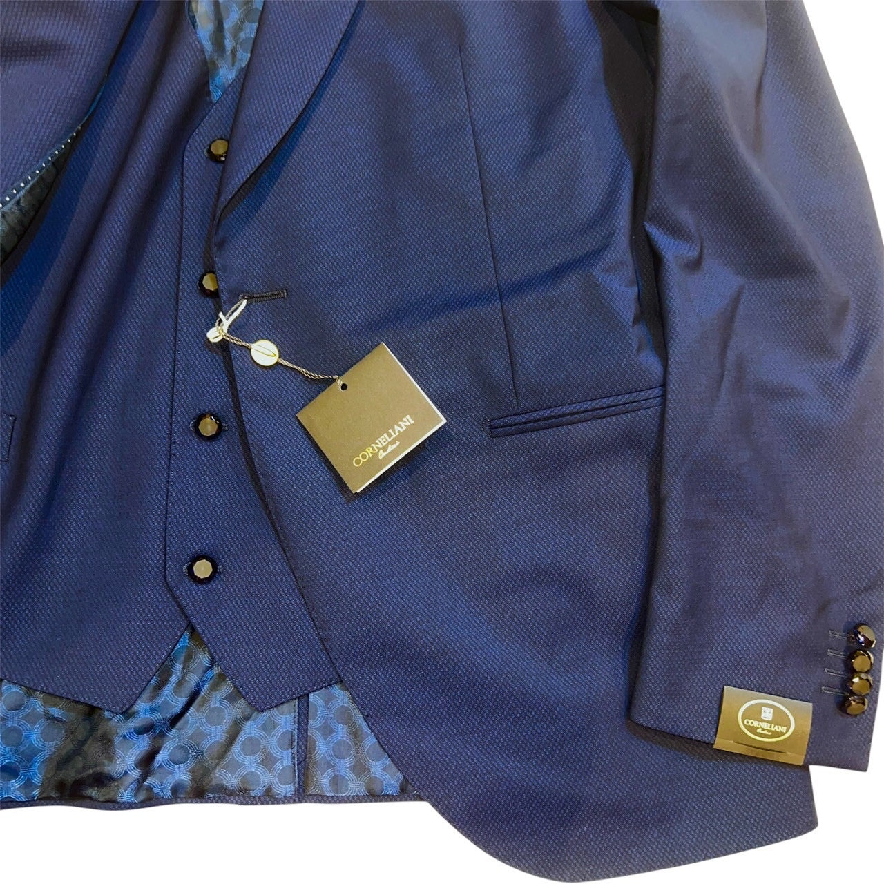 80万 一日限定出品 CORNELIANI ITALY 3Pスーツ ダイヤ織り 青 56