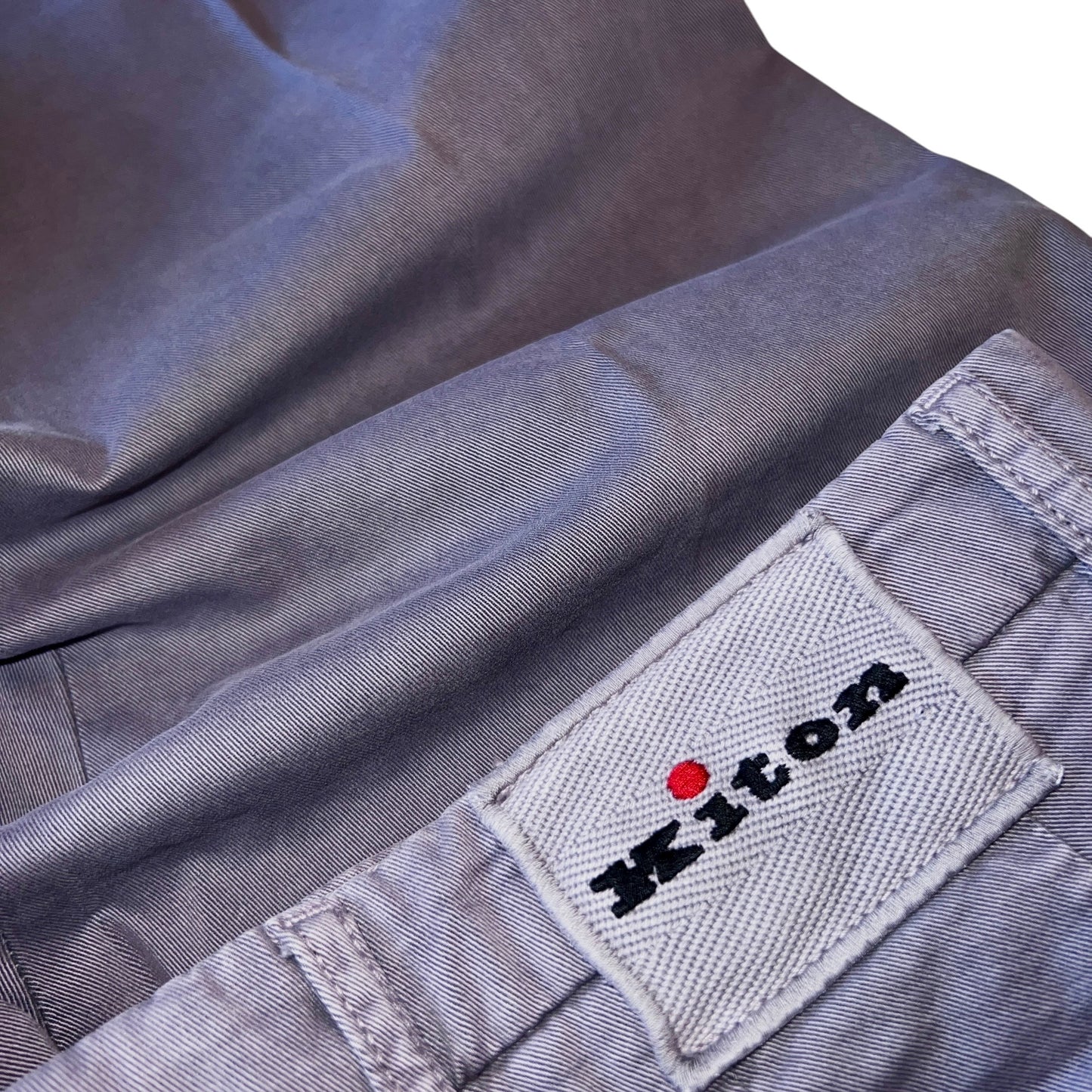 23万 新品 Kiton 総手縫い 妙味 アッシュド紫グレー チノパンツ 32