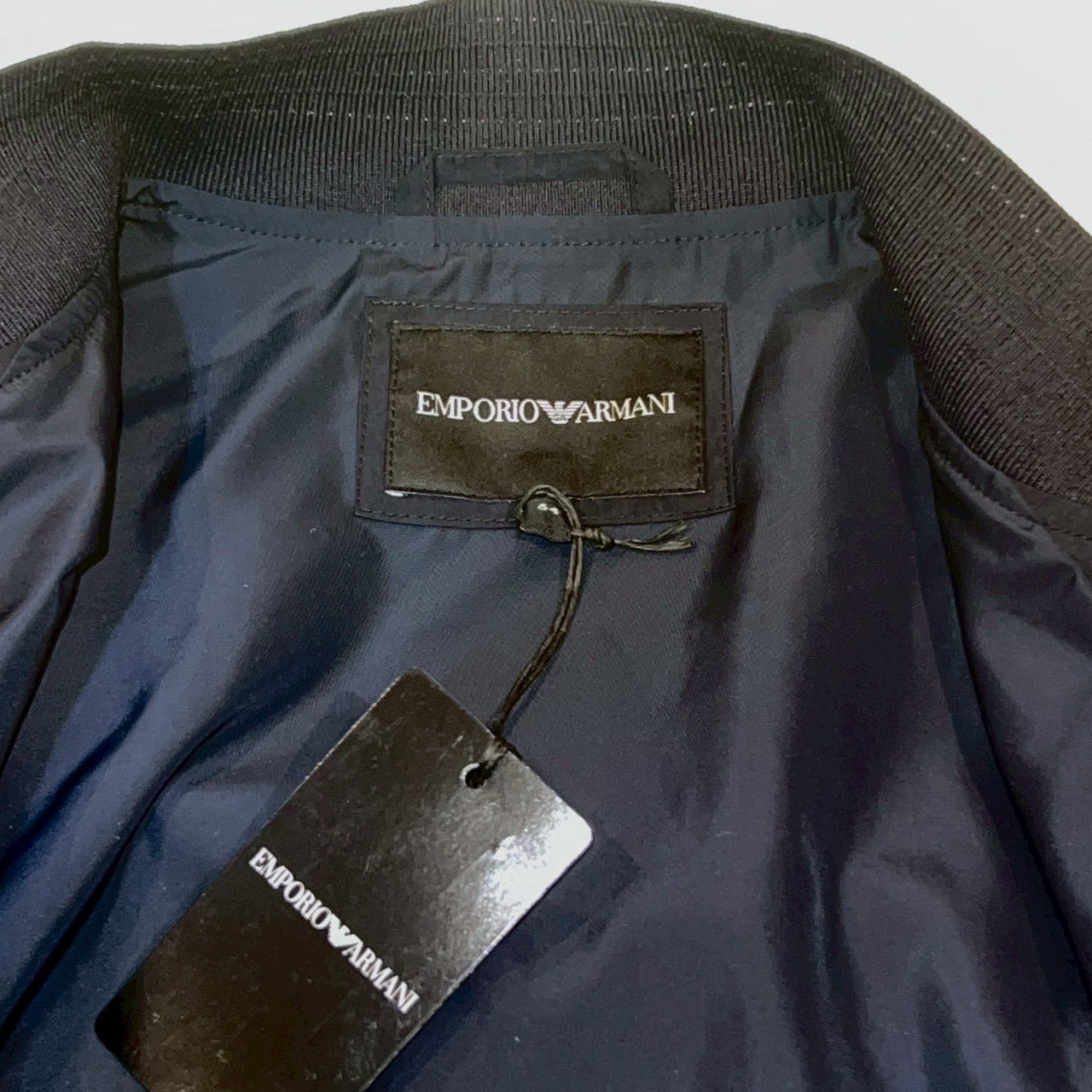 19万 3日限定【EMPORIO ARMANI】全天候型 ロゴ ブルゾン 濃紺
